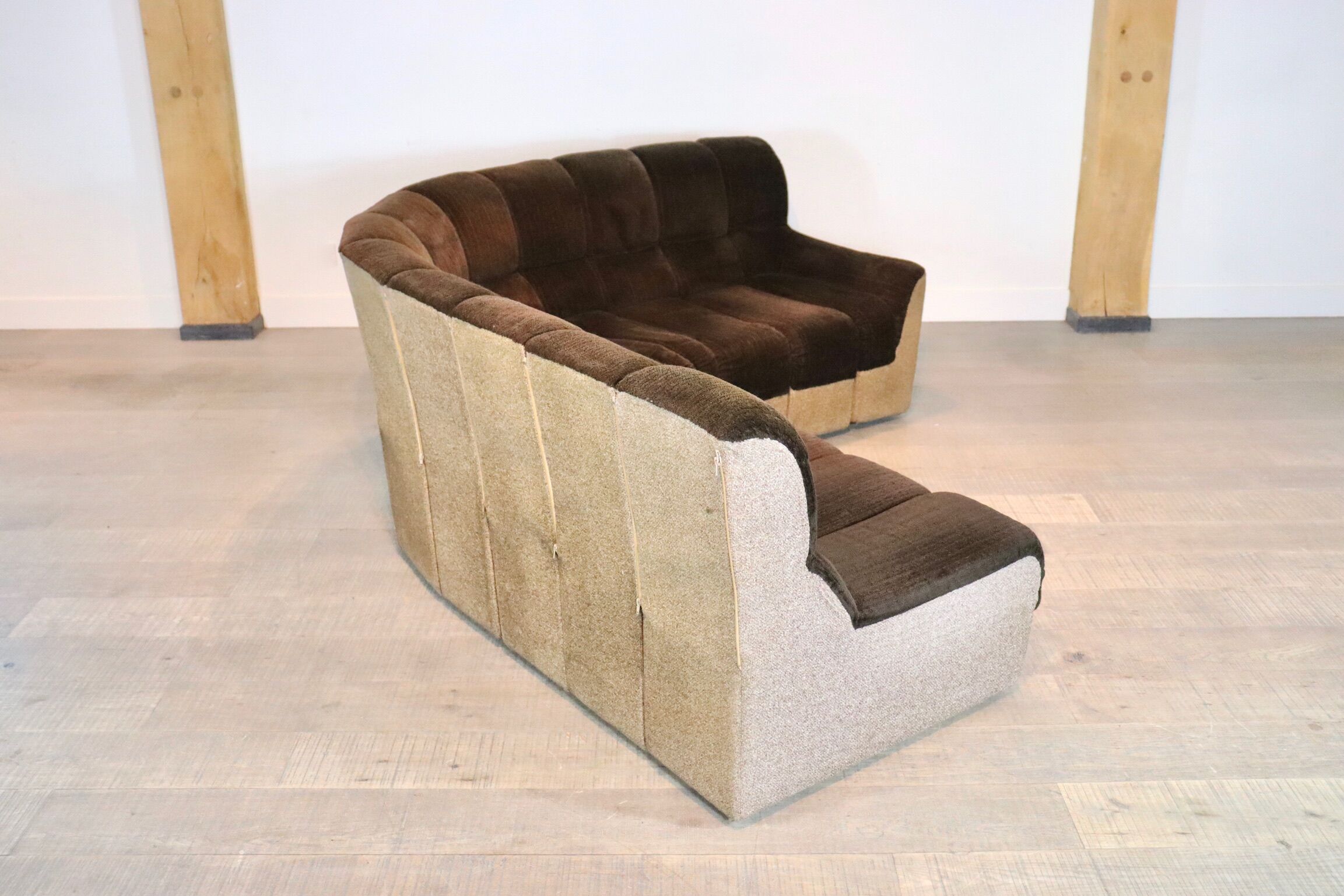 Midcentury seventies ‘snake harmonica’ modular sofa