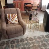 Nesting table