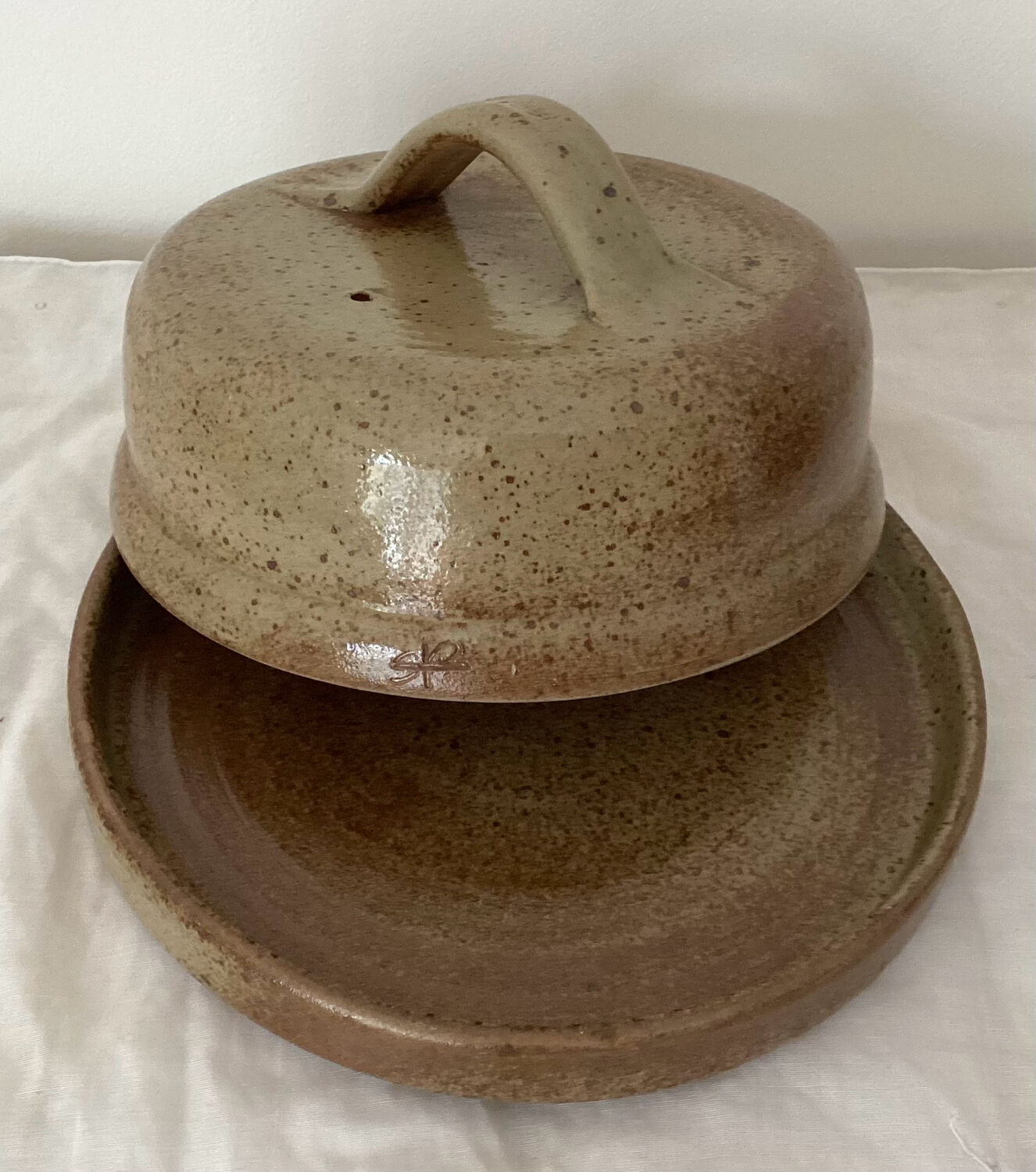 Cheese dome plate Stoneware