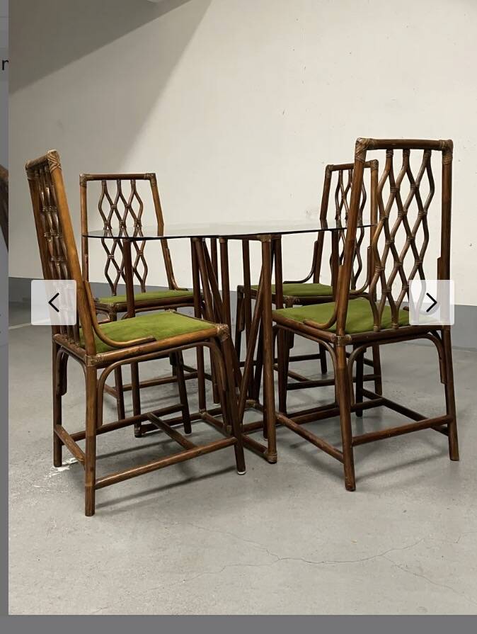 Table et chaises en rotin
