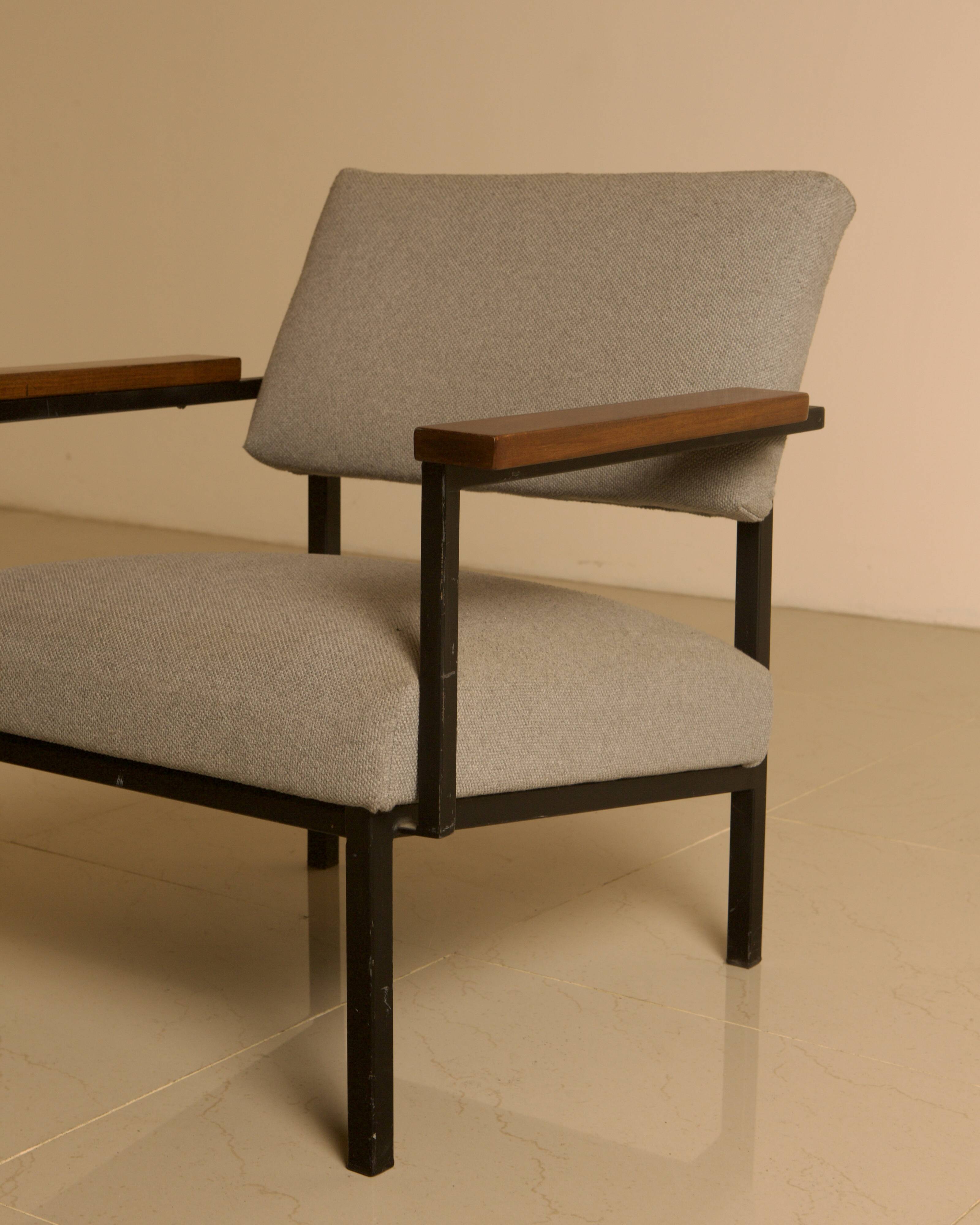 Grey fabric and wood lounge chair by Gijs van der Sluis from the 60s.