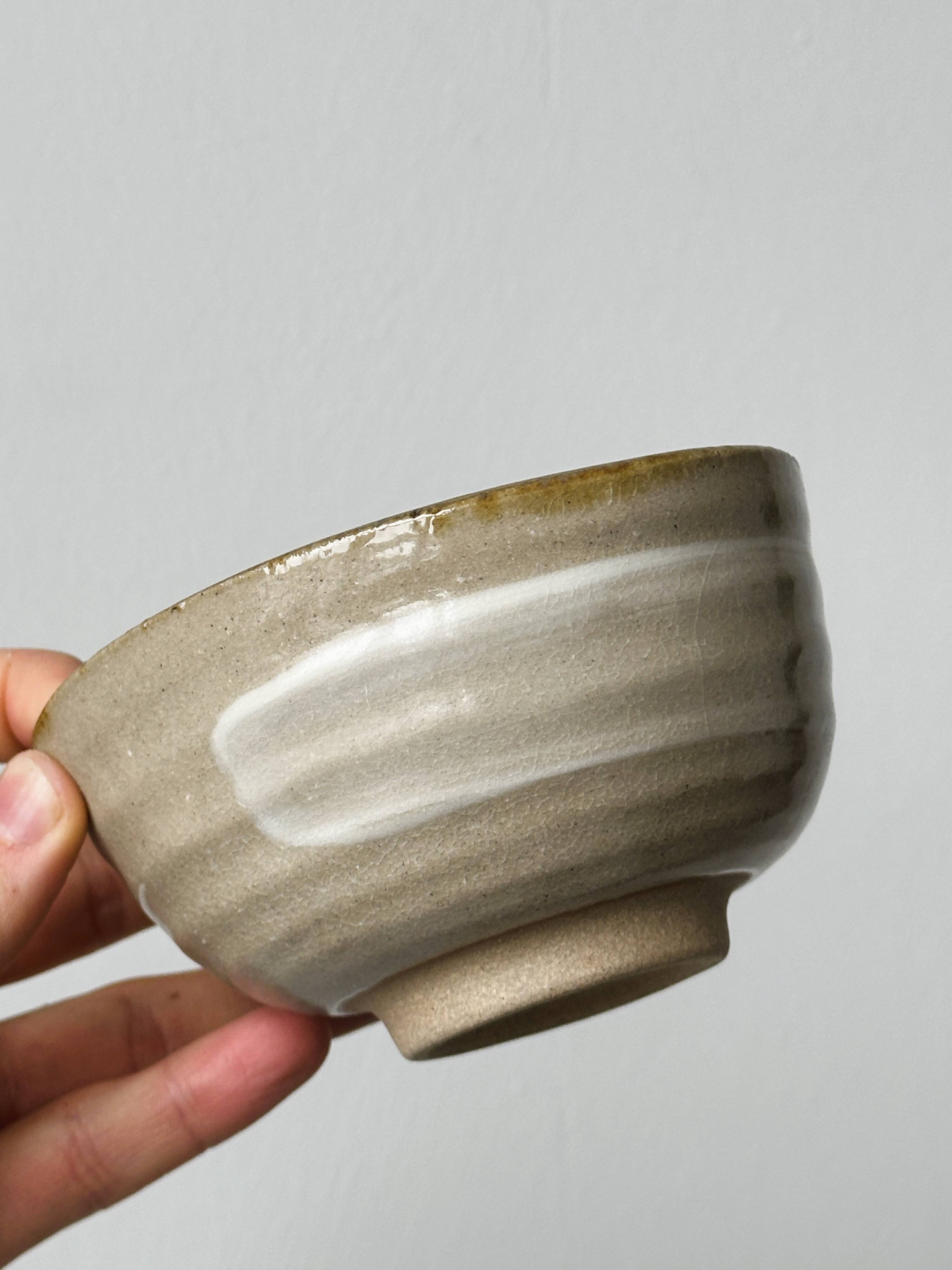 Set of 2 ceramic bowls