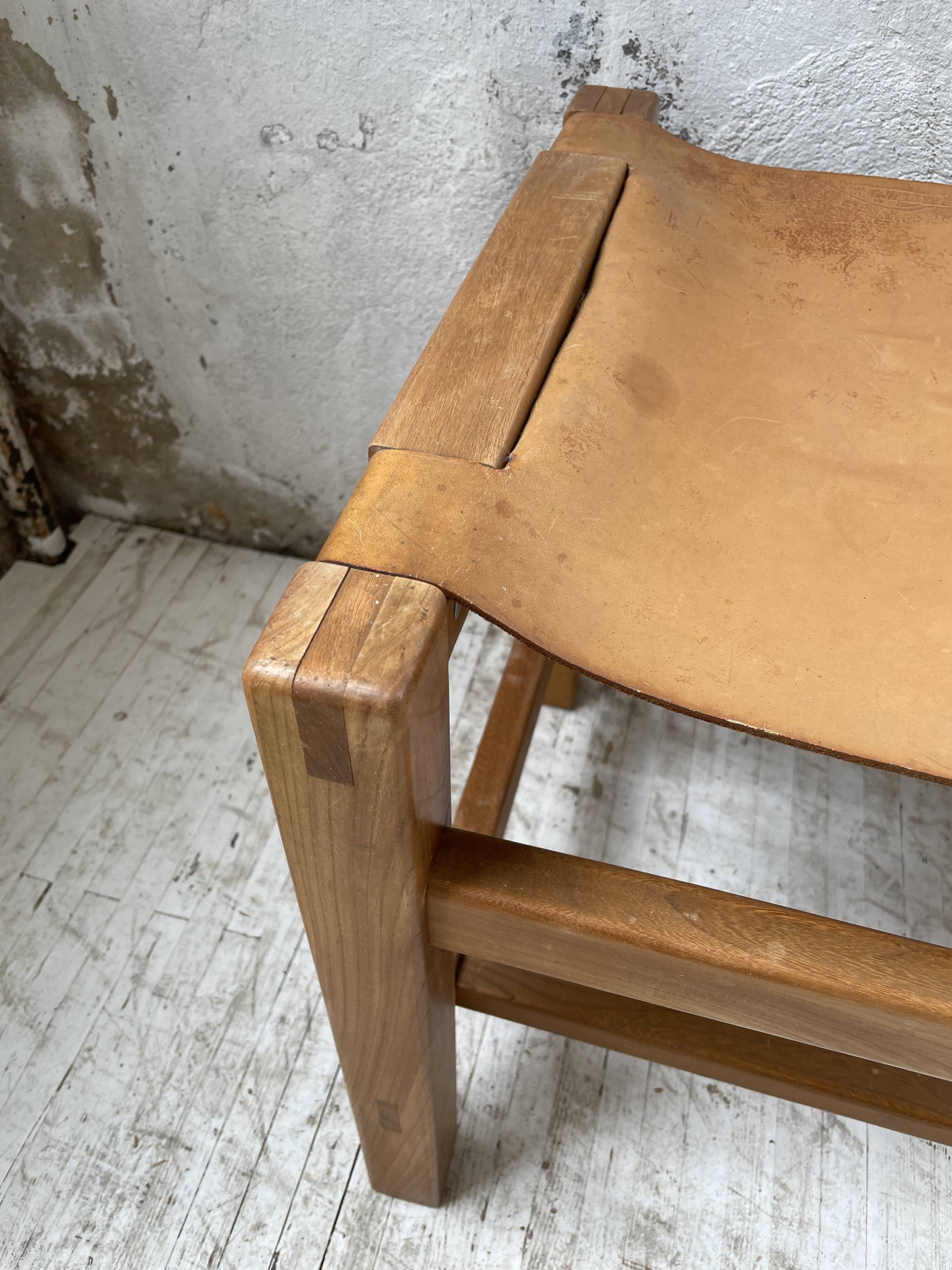 Solid elm and leather stool Maison Regain