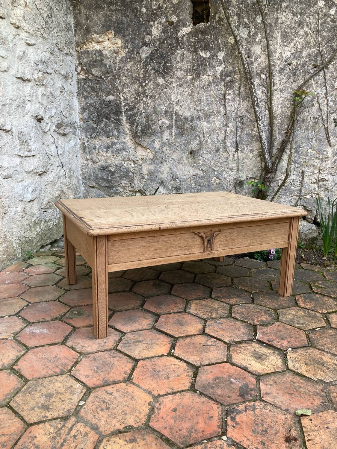 Table basse ancienne en chêne massif