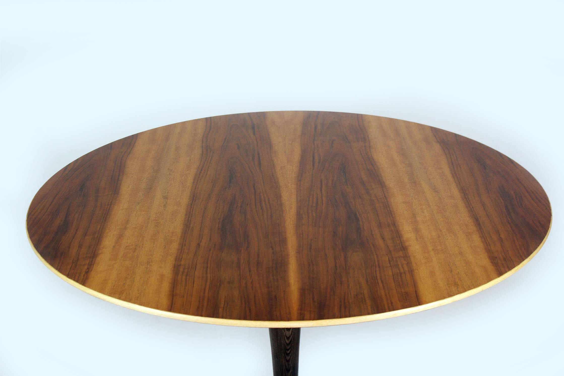 Mid-century modern round tulip dining table, restored by Drevotvar, 1960s.