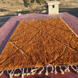 Beni Ouarain rug 300x200 cm – Thick ochre wool with tribal patterns