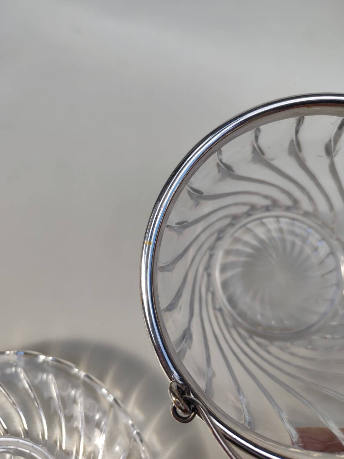 Ice bucket and its plate in Baccarat crystal, bamboo model.