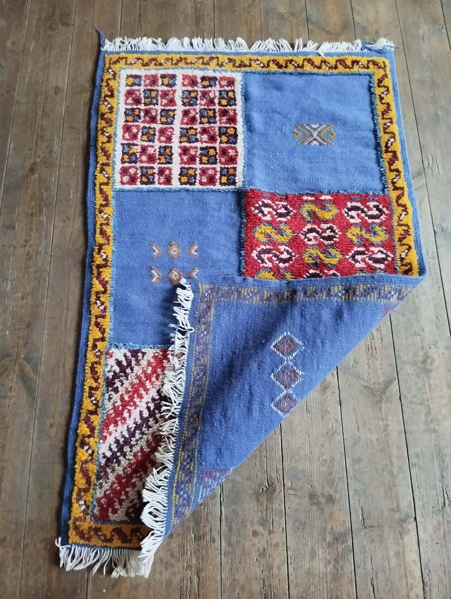 Handmade Berber Kilim Taznakht 108x70cm