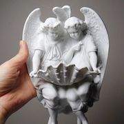 Basin in fine porcelain decorated with 2 angels, Germany 1900-1930