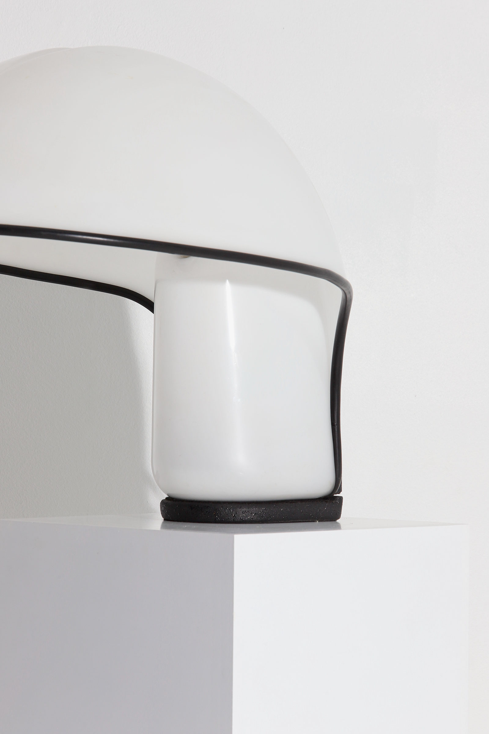 Albanella table lamp designed by Sergio Brazzoli and Ermanno Lampa 1973