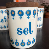 Grosfillex plastic spice pot