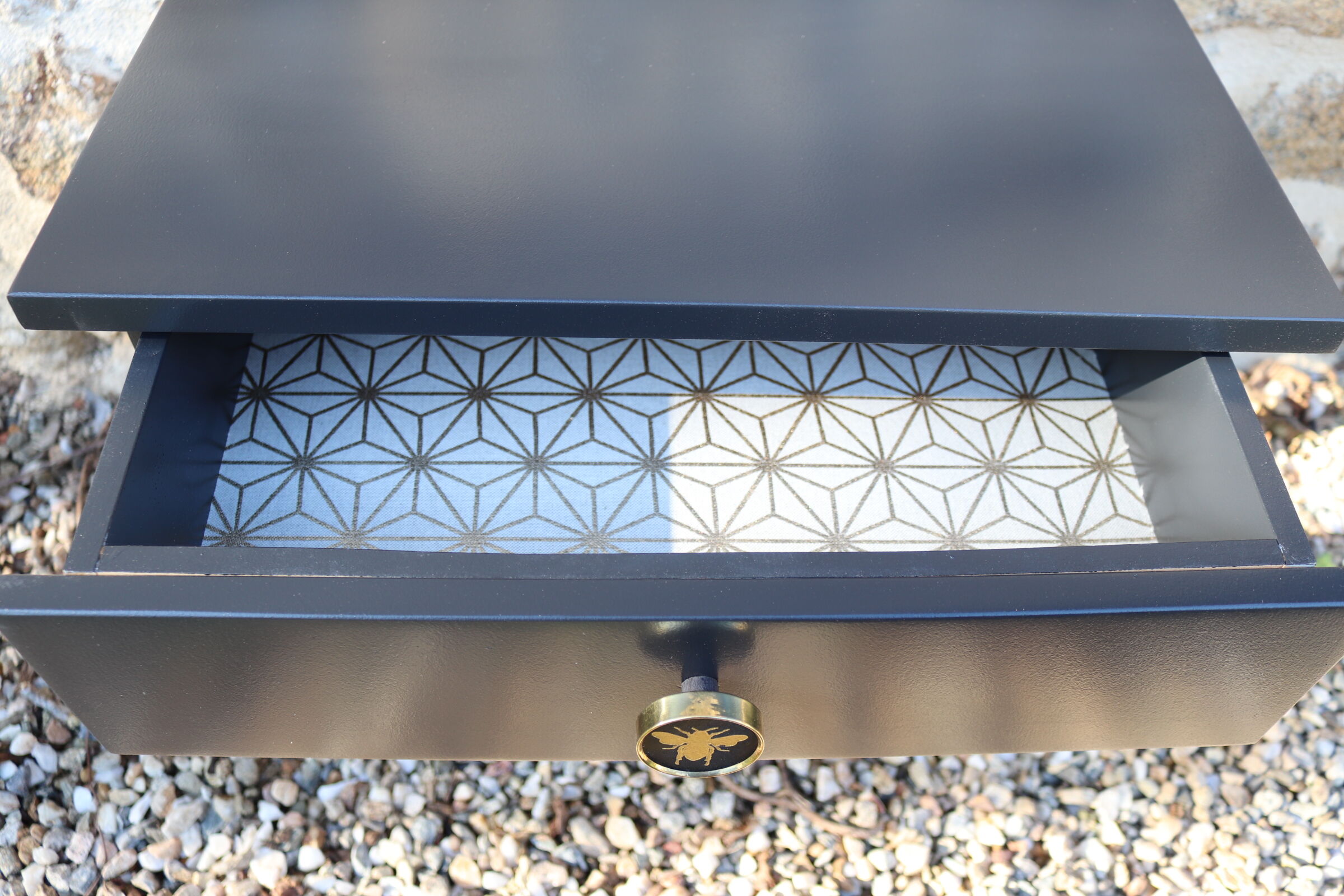 Chevet vintage noir abeille