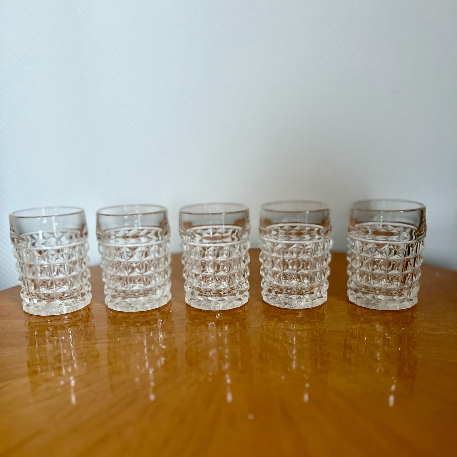 Vintage diamond tip cut whisky glasses 1960/70