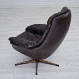 Années 1970, fauteuil vintage danois en cuir par HWKlein, bon état d'origine.