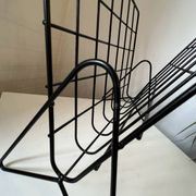Black metal vinyl magazine rack design