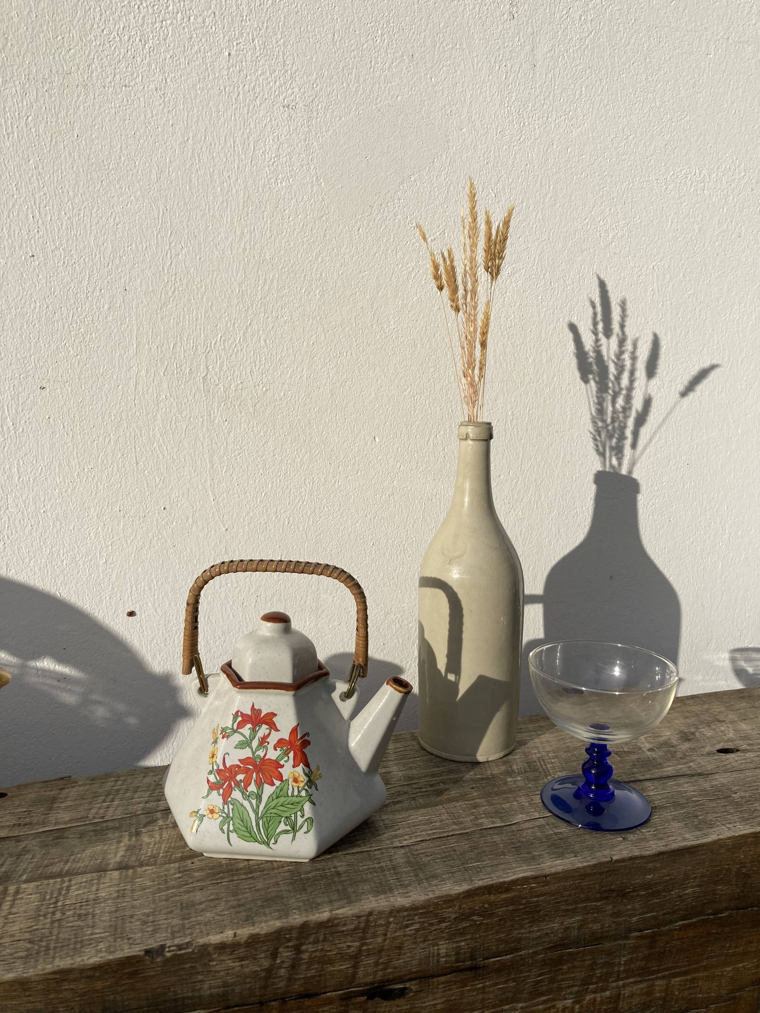 Japanese teapot 80s with flower and bamboo decoration