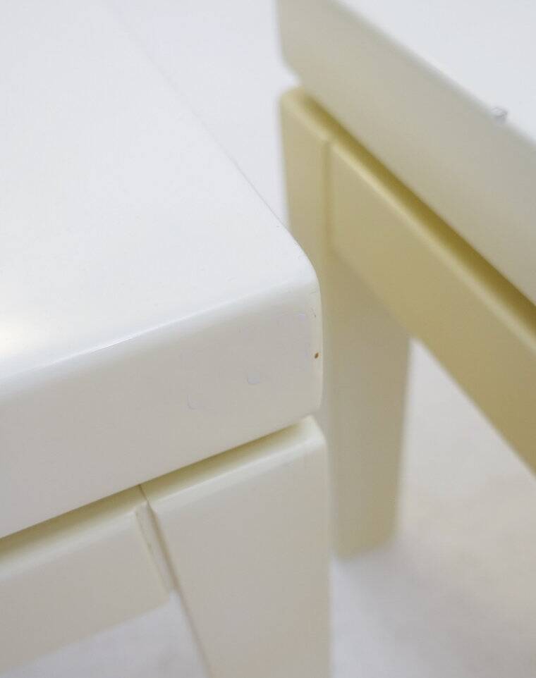 Pair of Cream White Lacquered end/side tables - 1980s