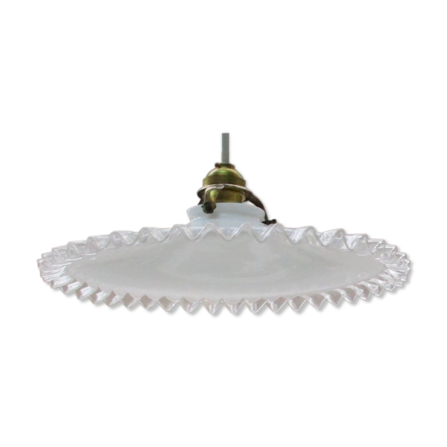 Suspension with serrated opaline lampshade