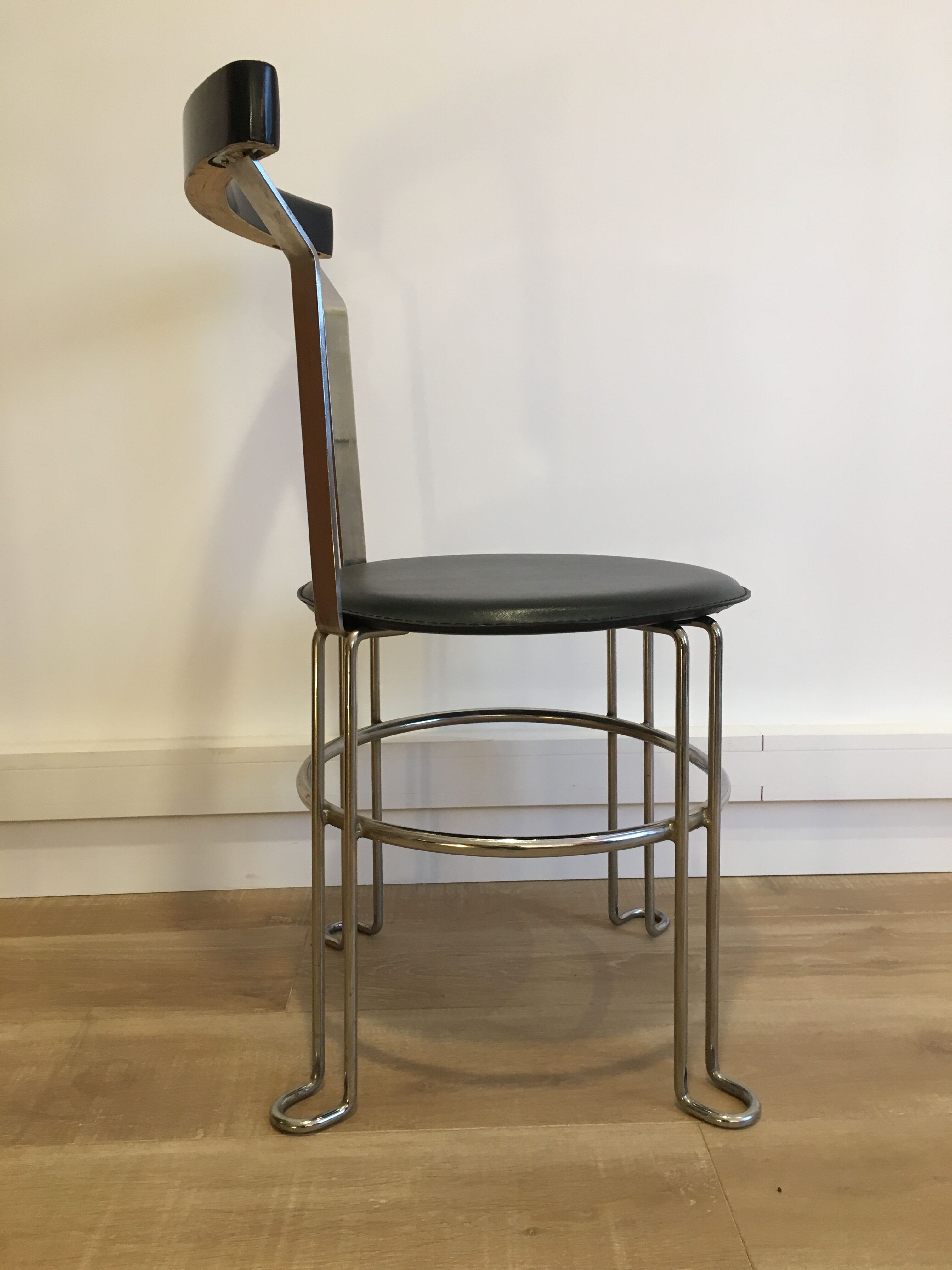 Glass round table and chairs 70/80