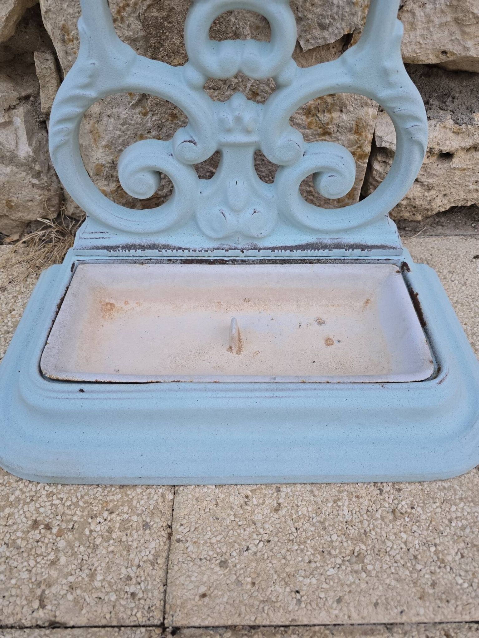 Art Nouveau cast iron umbrella stand – Deville, Pailliette & Cie, Char