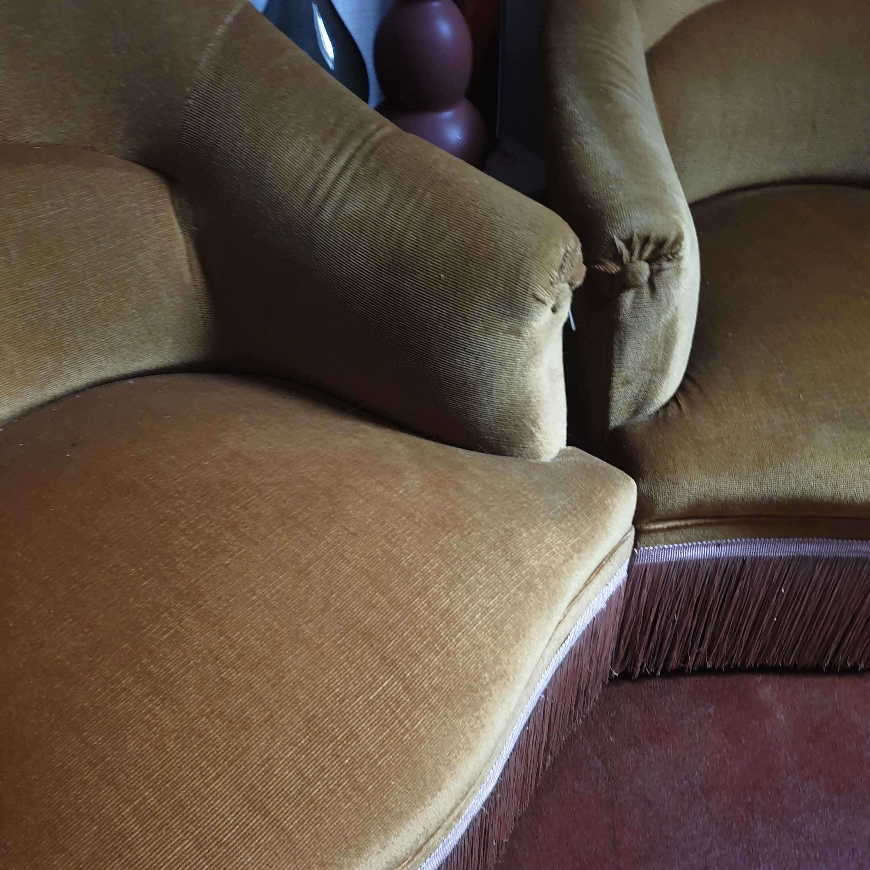 Pair of vintage gold toad armchairs