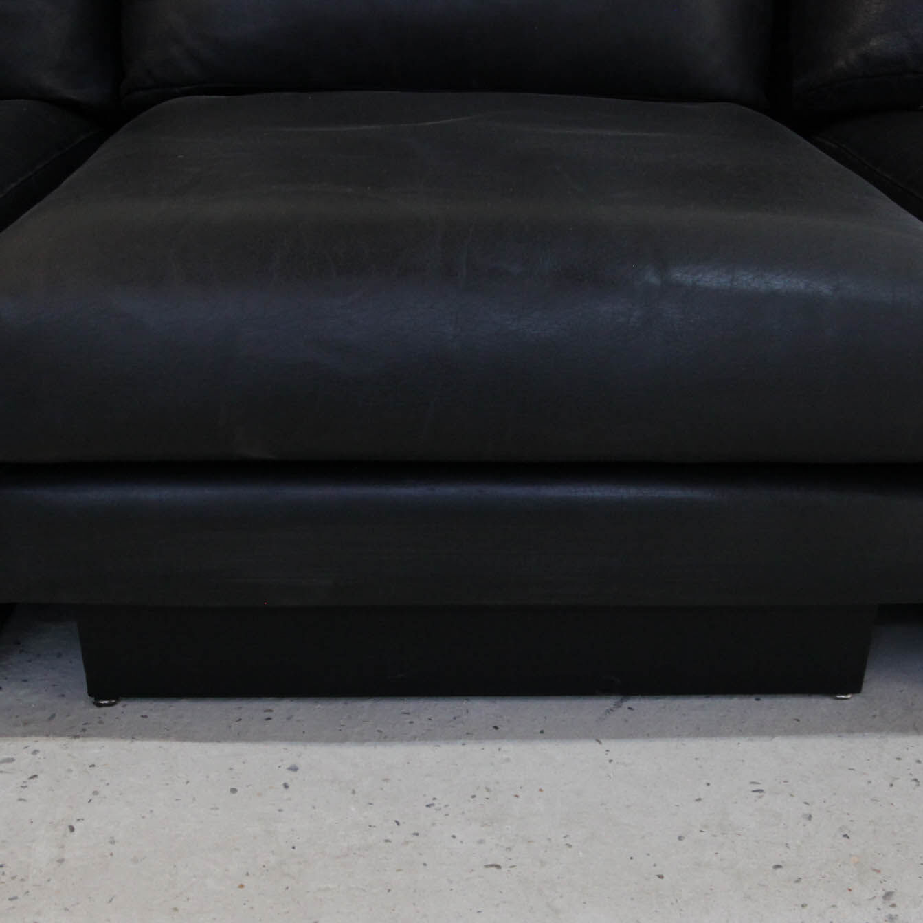 Leather and laminate sofa signed Willy Rizzo