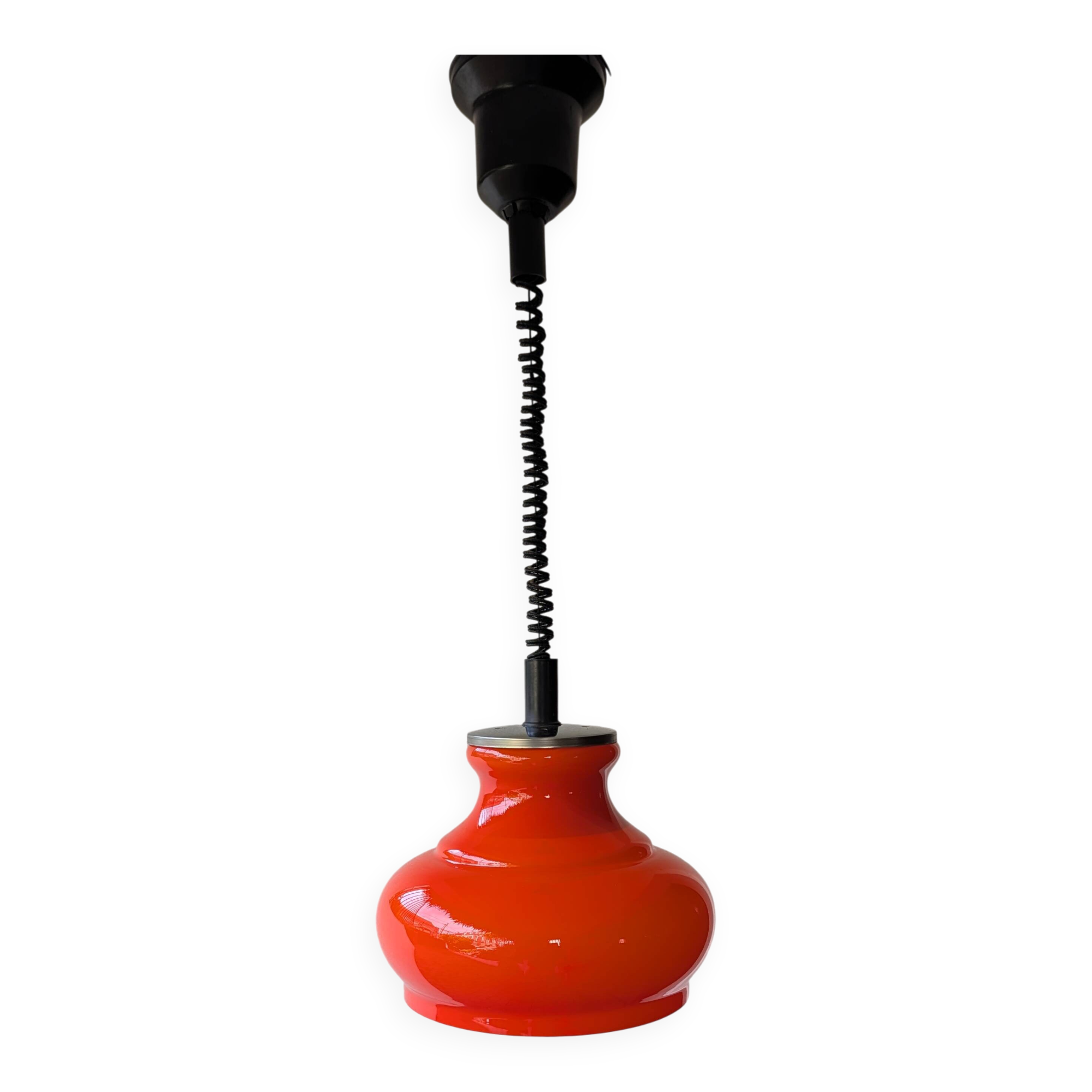 Suspension drop-and-rise in orange opaline from the 1970s.