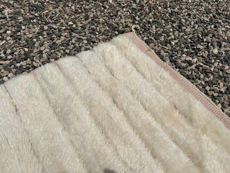 Ecru and beige Moroccan Mrirt rug 350x250 cm – textured minimalist design