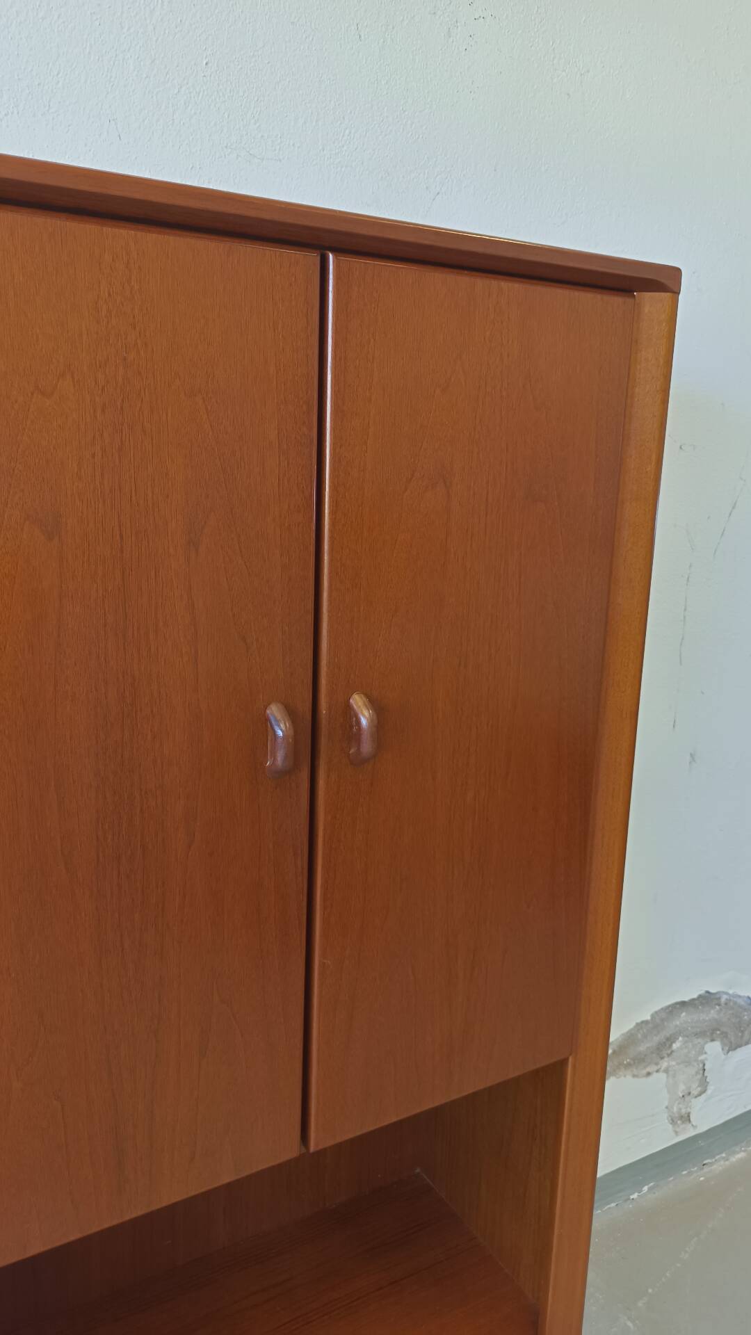 Luning teak wardrobe