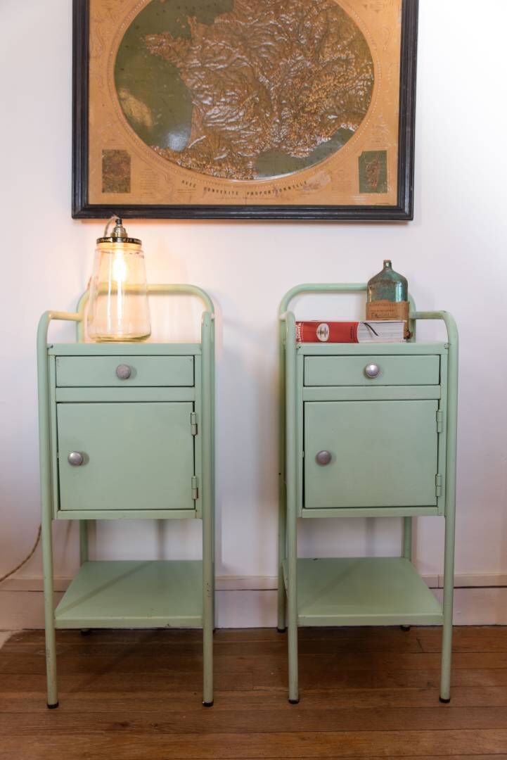 Pair of nightstands to hospital mint