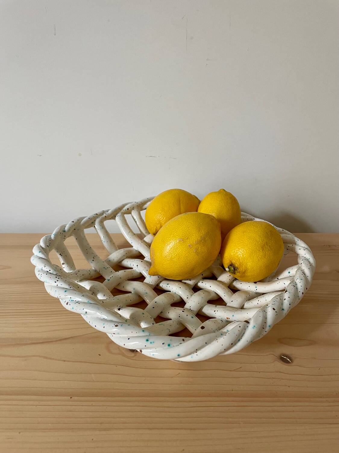 Corbeille carré en céramique tressée