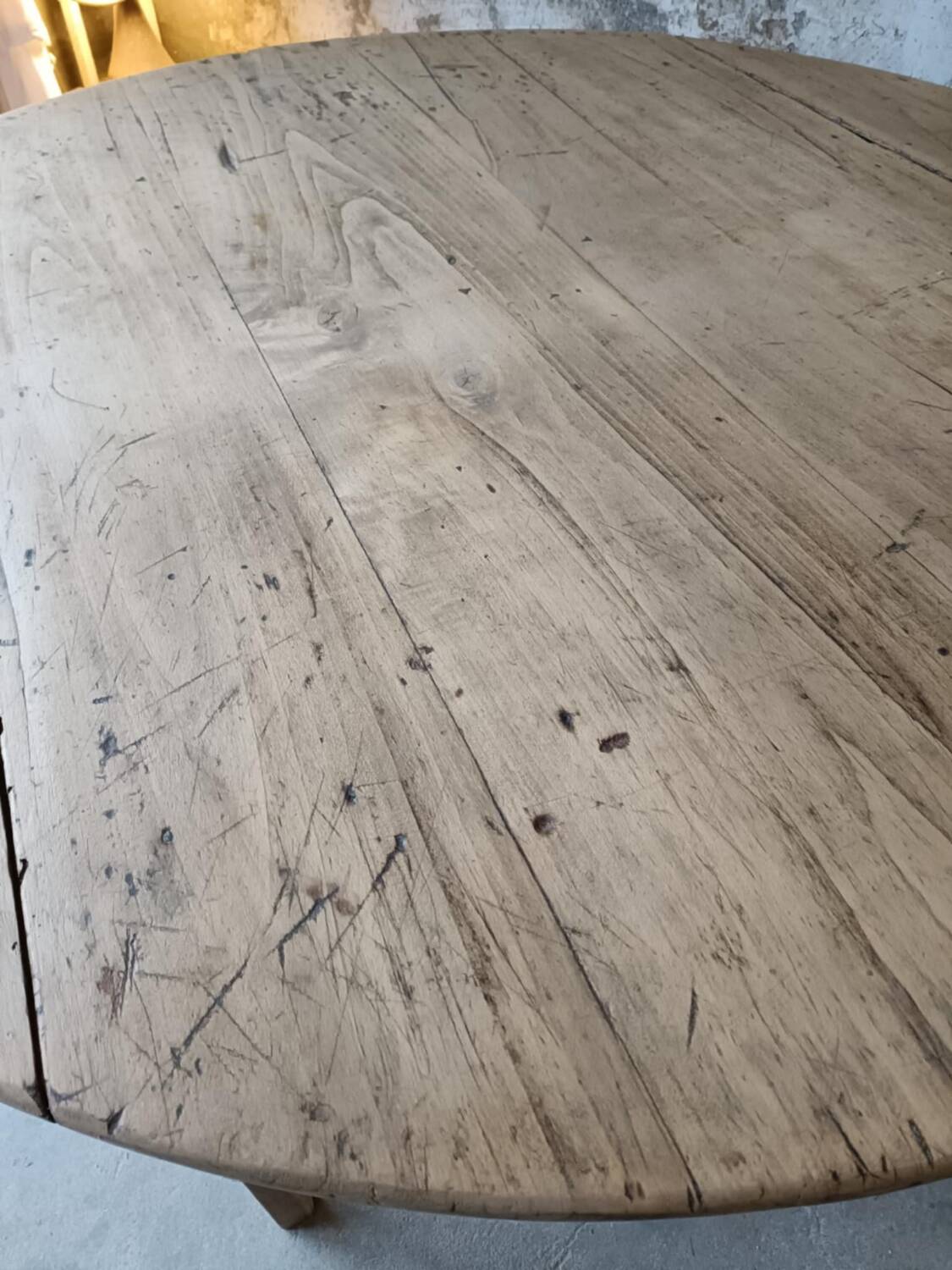 Round farmhouse table