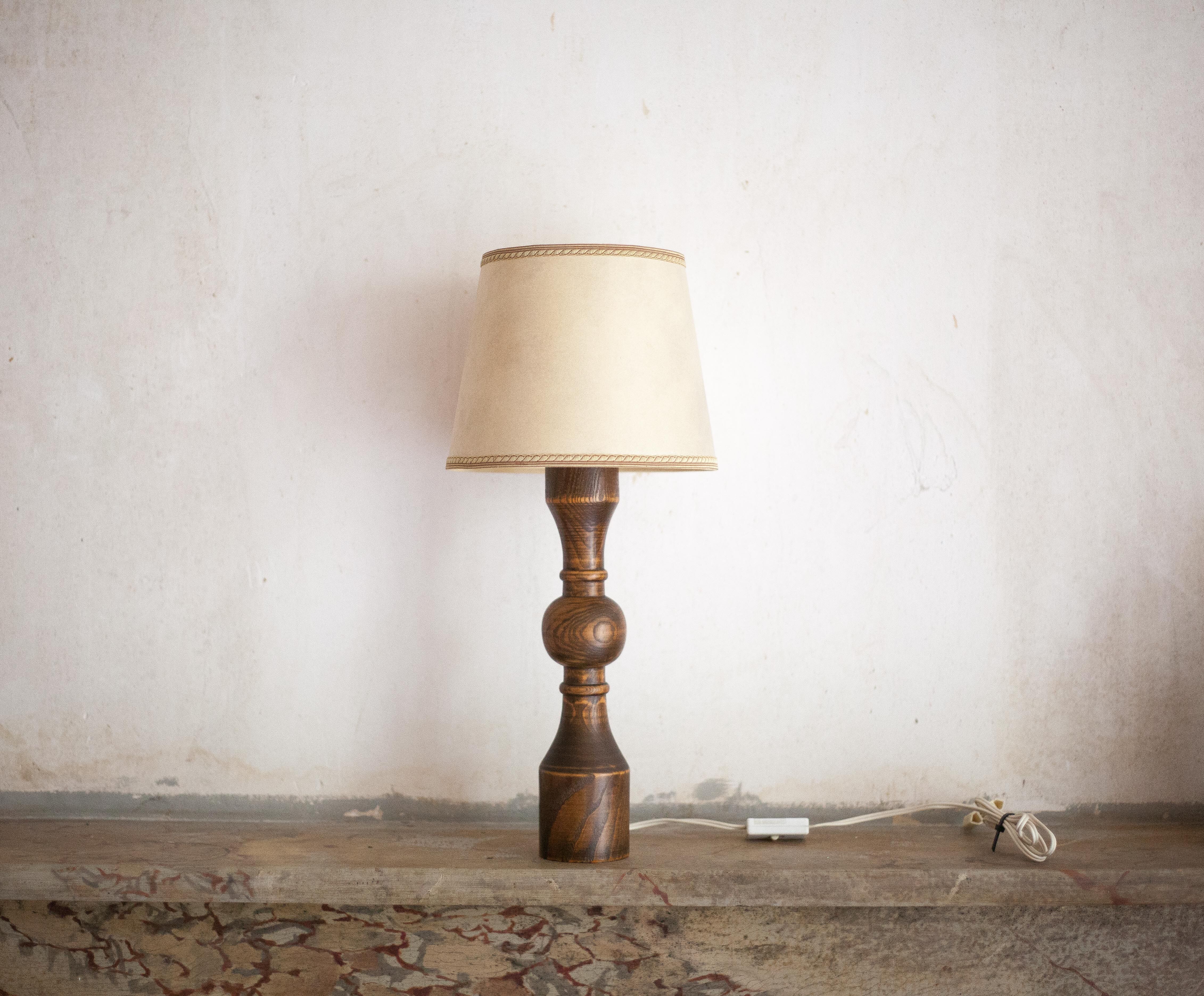 Lampe de table vintage, lampe vintage,lampe pied bois avec abat-jour, lampe