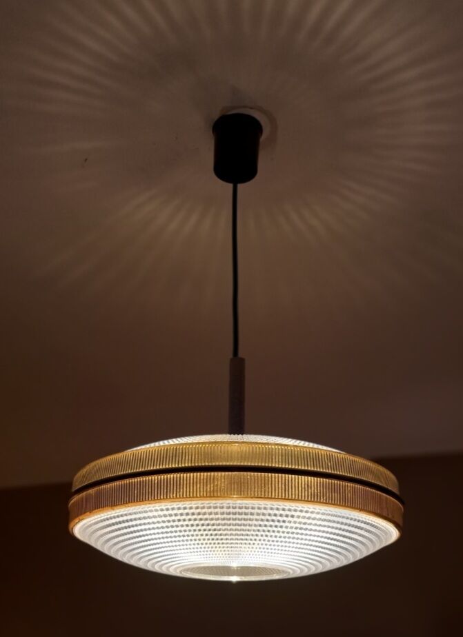 Suspension ufo space-age 1960-1970