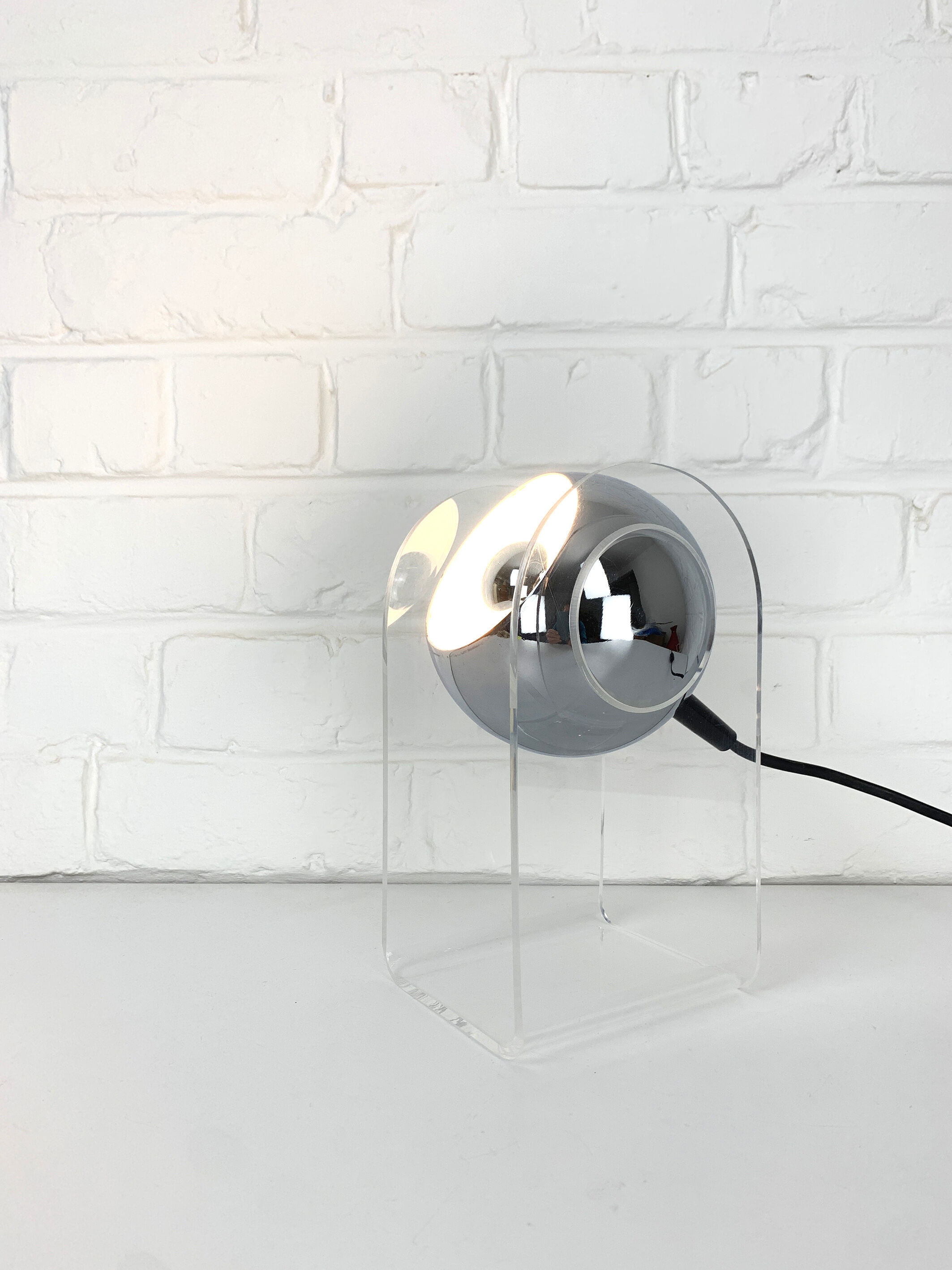 Table lamp space age sphere chrome plexiglass, 1960/1670