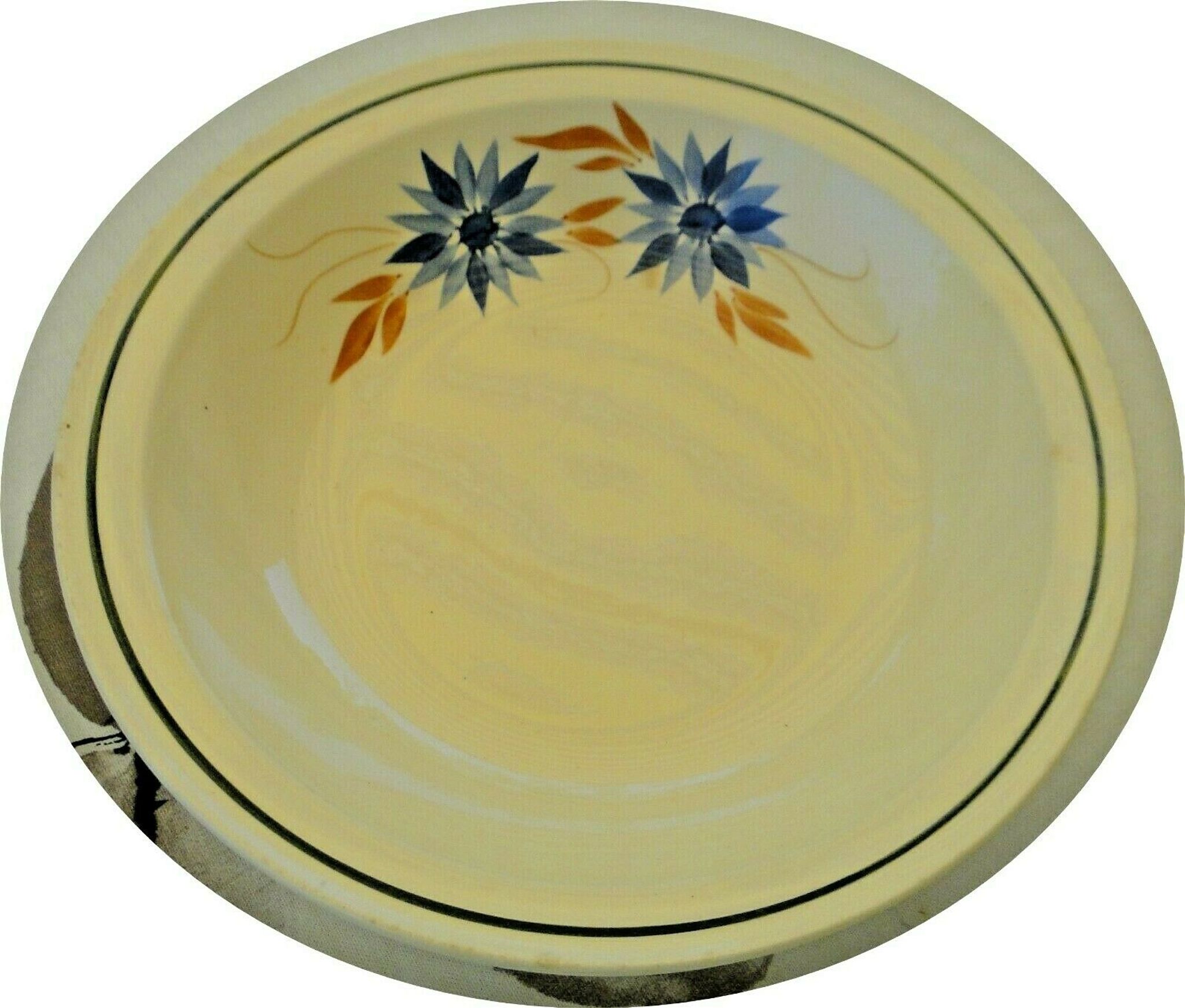Flat hollow round old earthenware hbcm model queen 28.5 cm