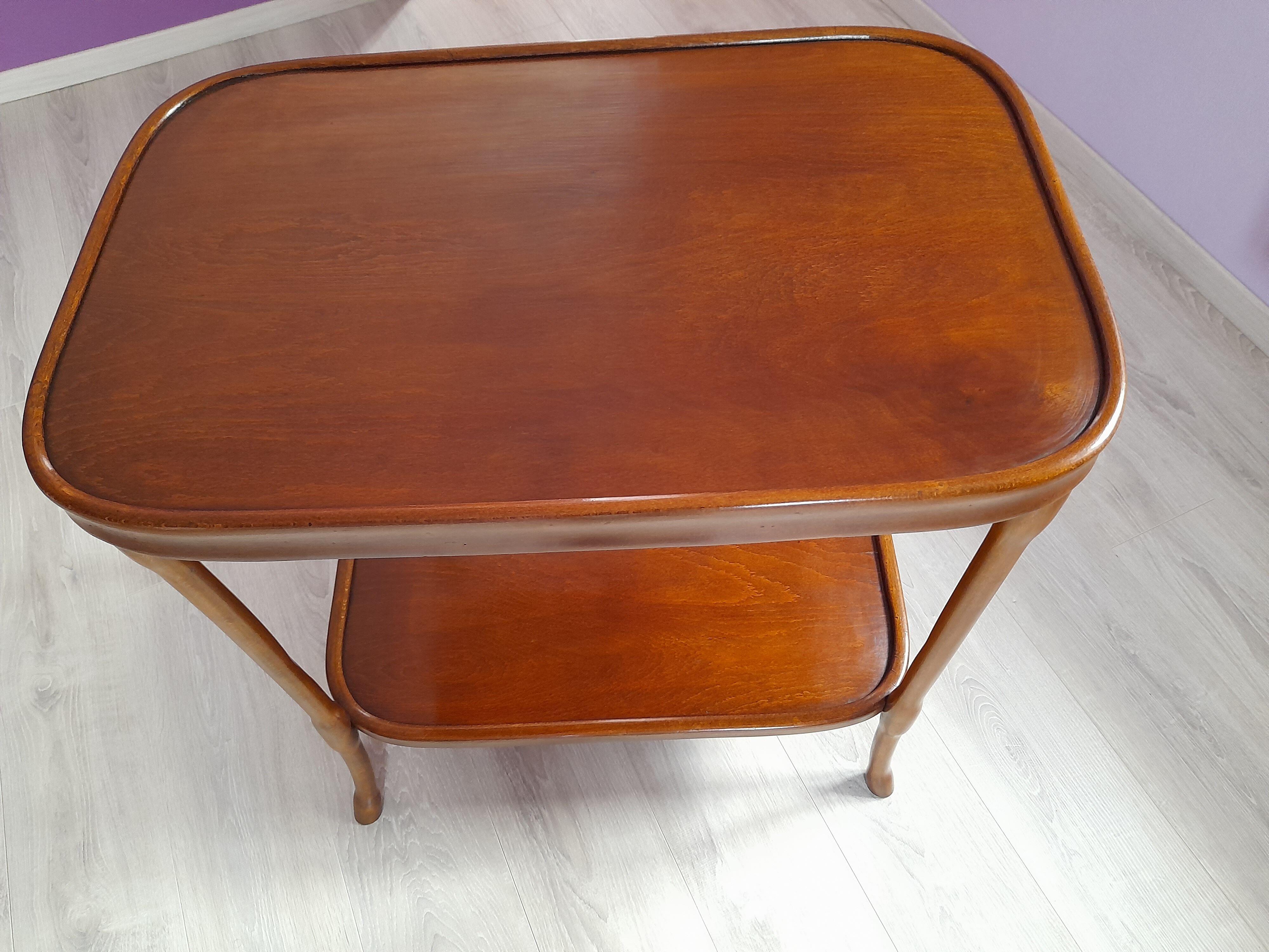 Table d'appoint début XXème siècle signée J. Kohn Austria