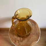 Carafe en verre ambré vintage