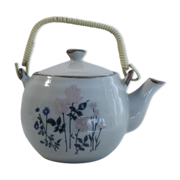 Vintage teapot - floral patterns