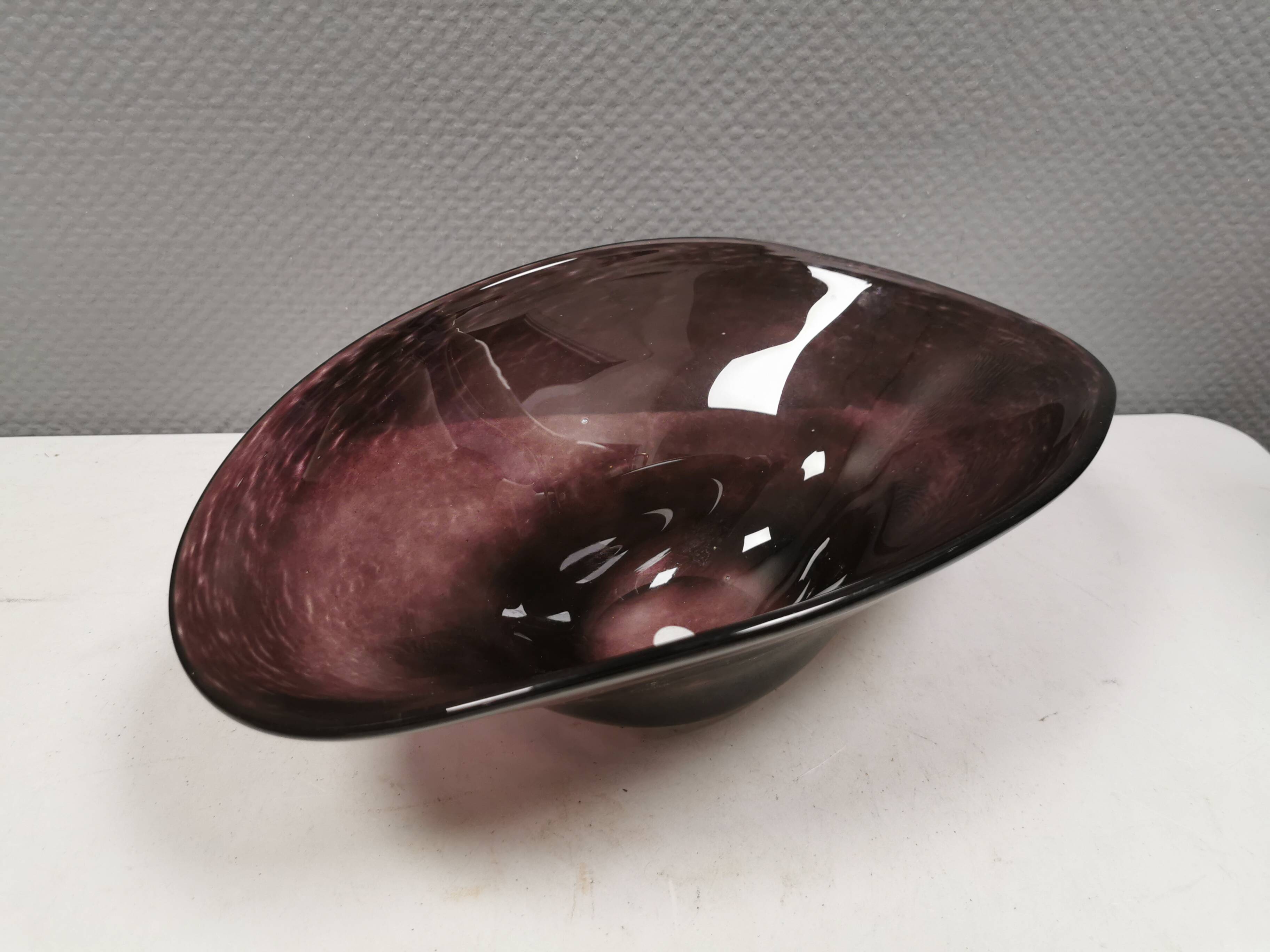 Large dish in several layers of glass, in a beautiful purple colour 1980s