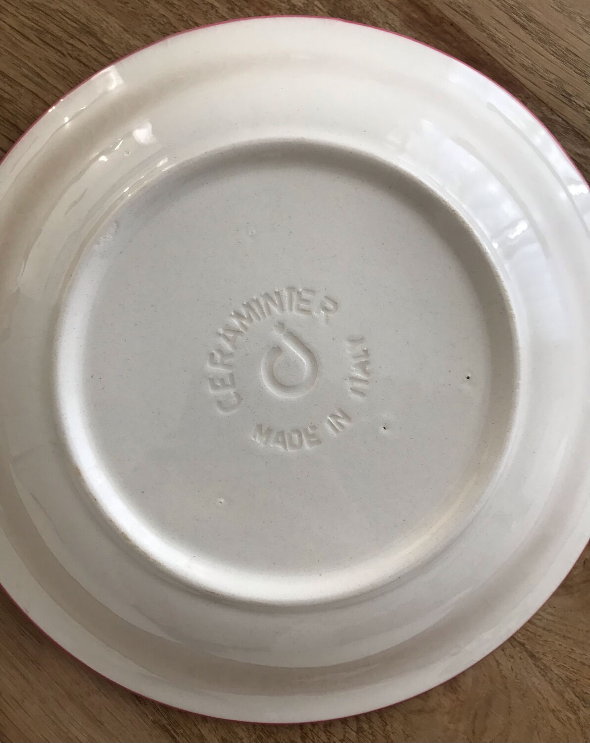 8 pink striped plates