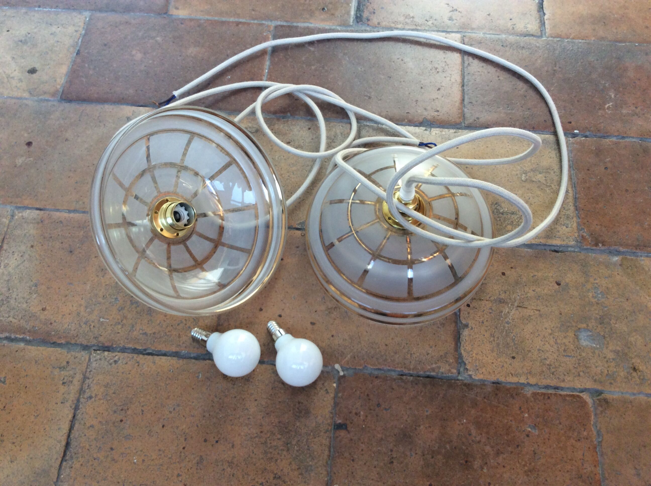 Vintage opaline suspension duo