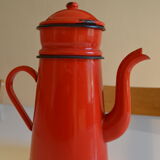 Vintage coffee maker in red and black enamelled sheet