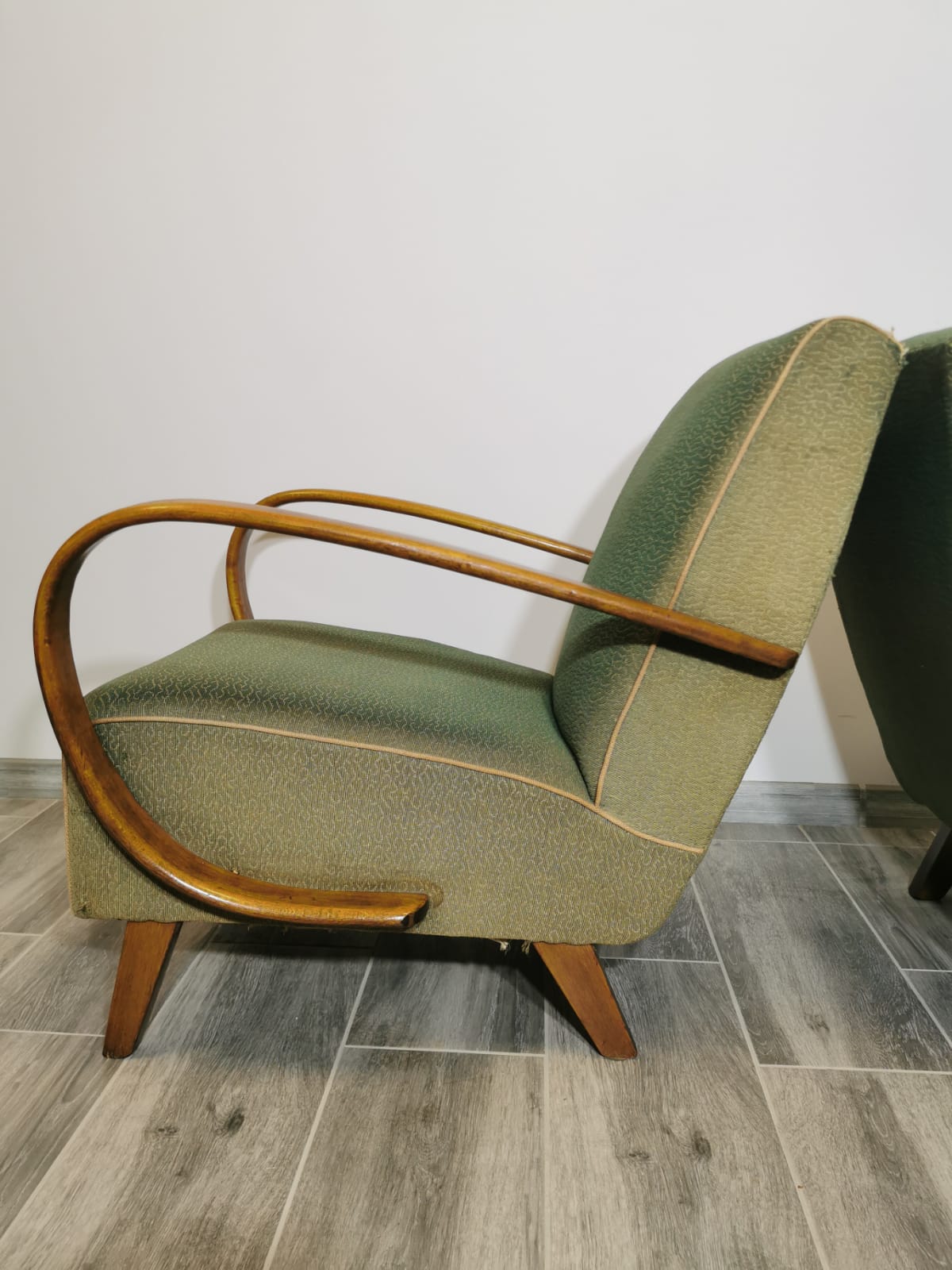 Fauteuils par Jindřich Halabala