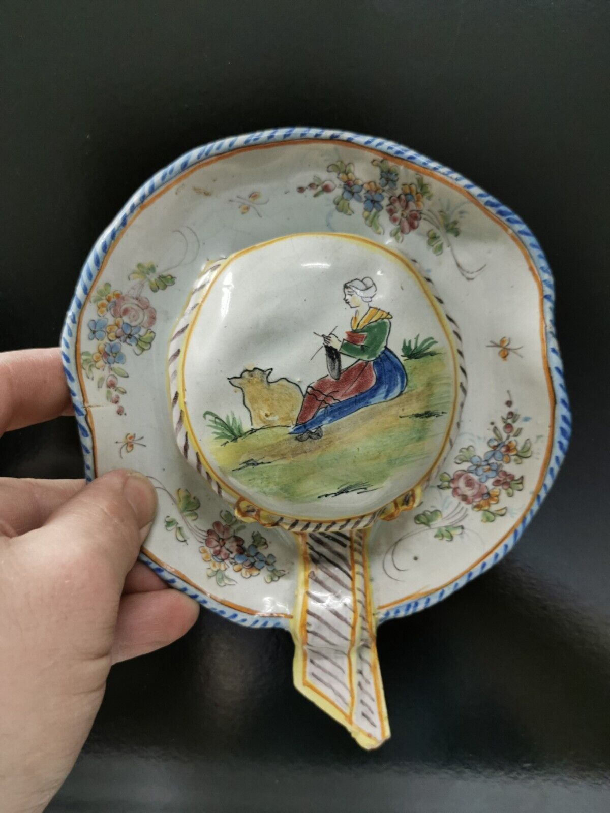 Bouquetière d'applique faïence malicorne pbx pouplard béatrix hat bigoudène