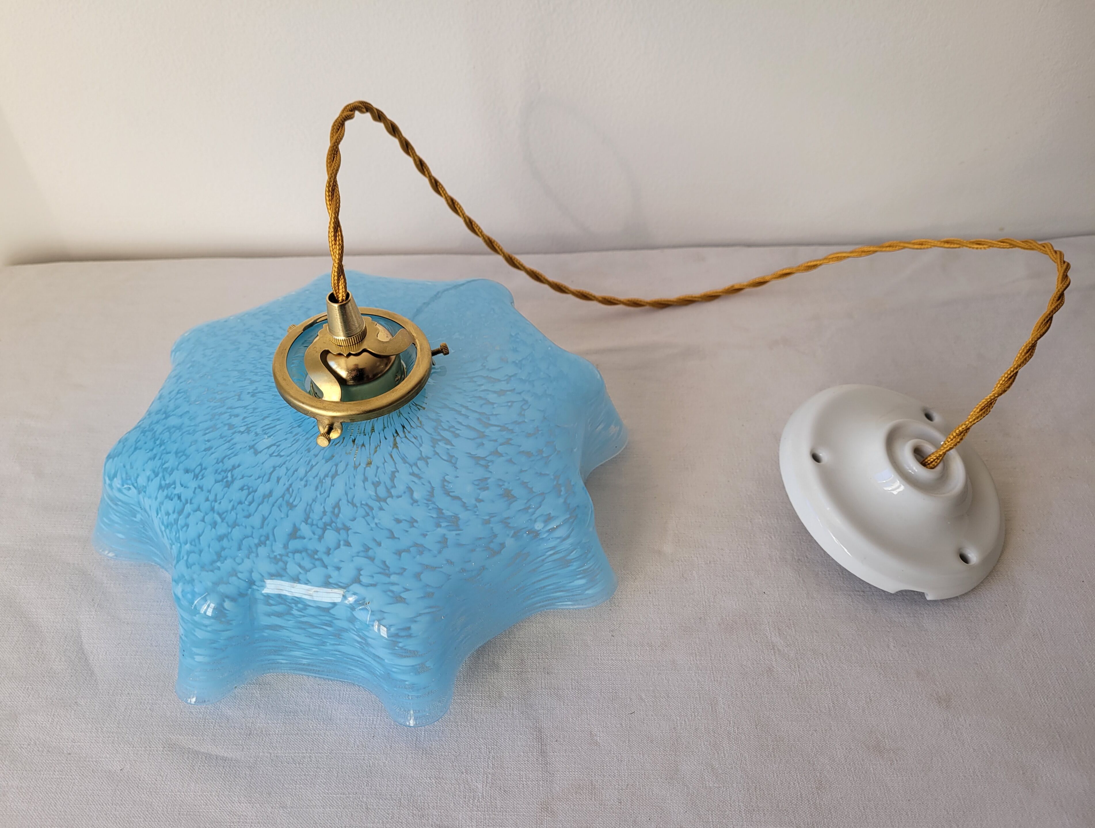 Blue Clichy glass suspension