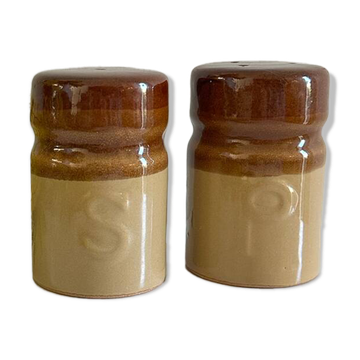 Ceramic salt and pepper duo