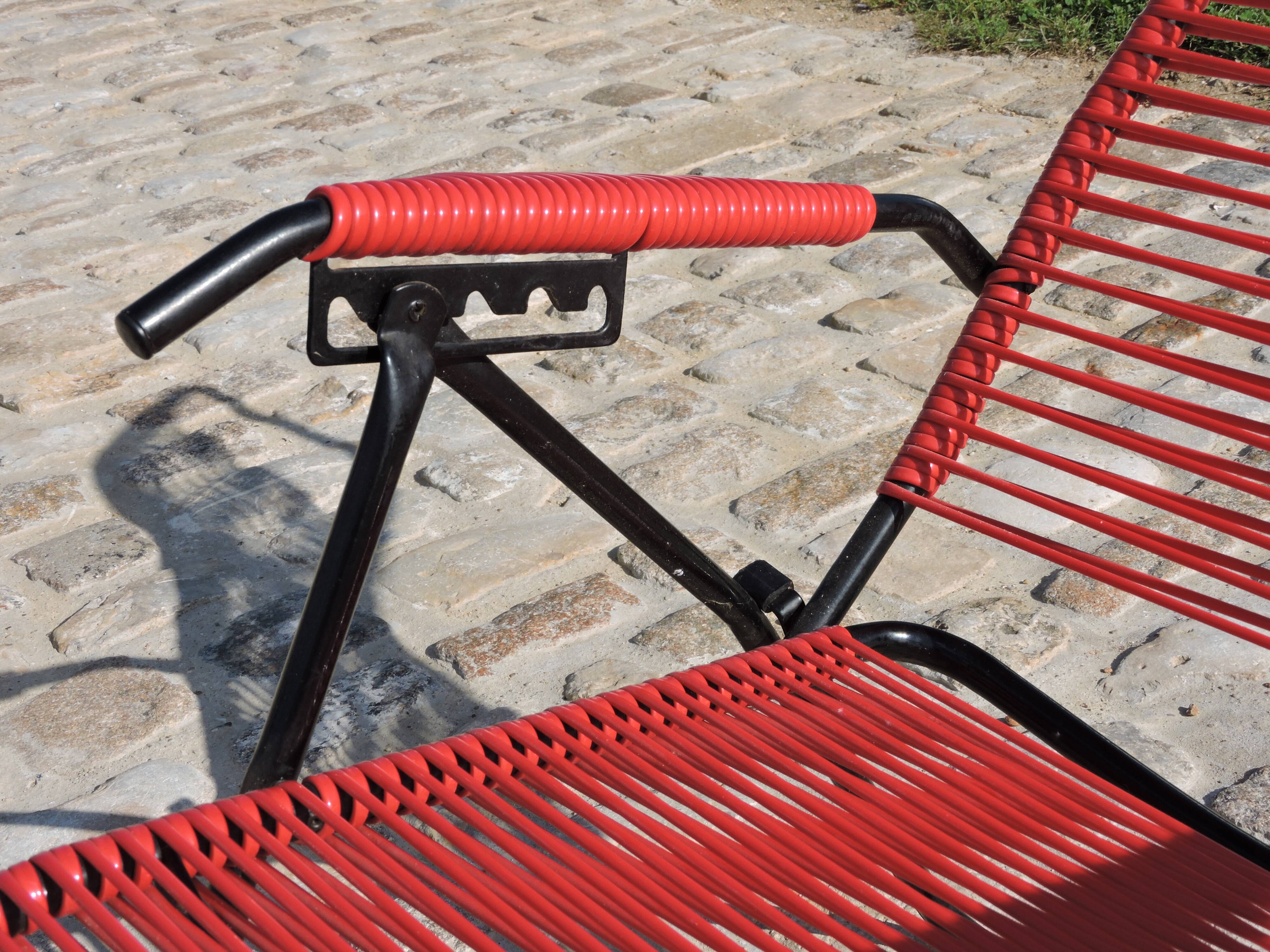 Pair of folding lounge chairs scoubidou vintage 60s