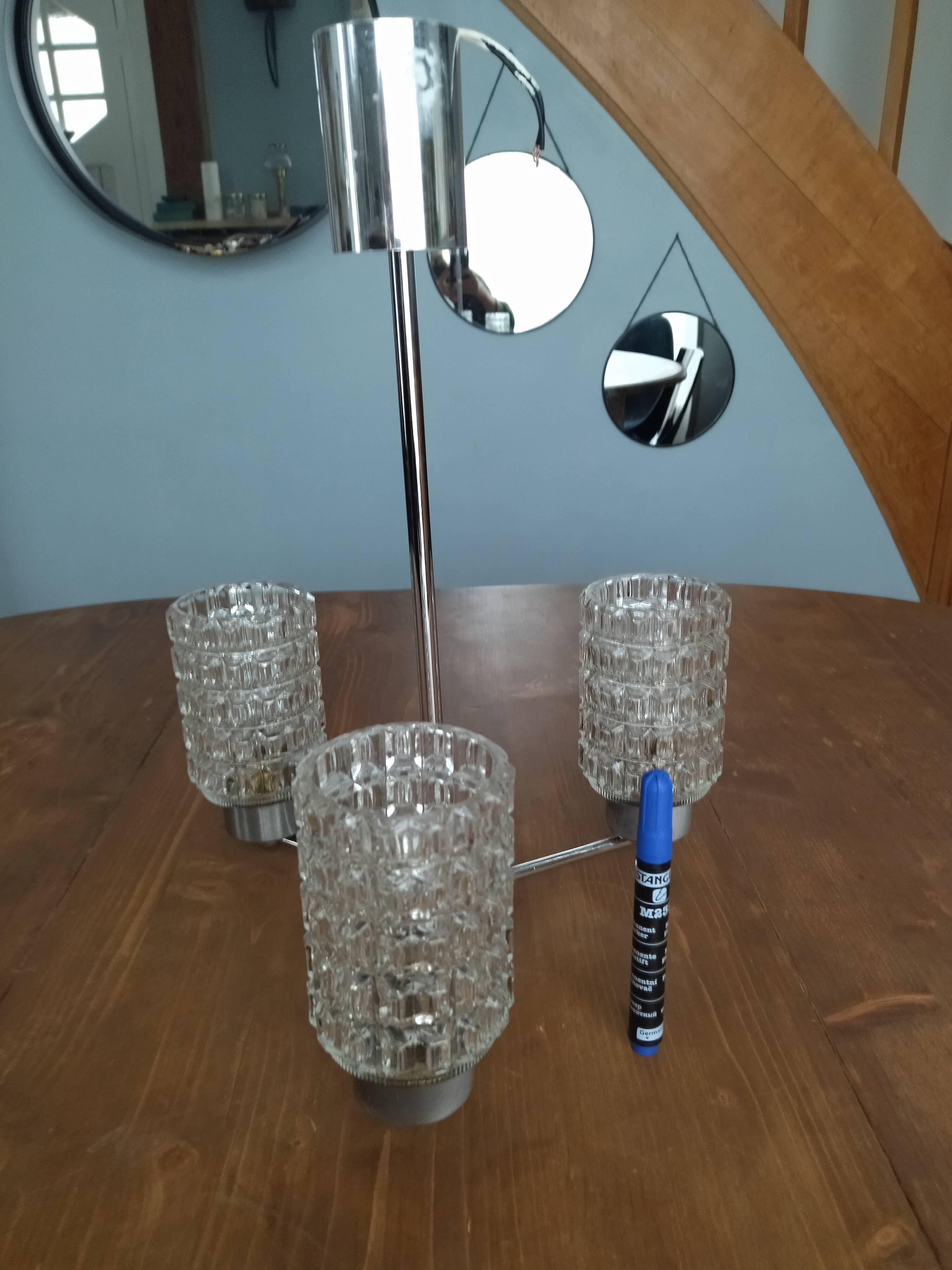 Suspension vintage avec 3 globes en verre ciselé