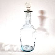Flacon, carafe ancienne en verre bleuté